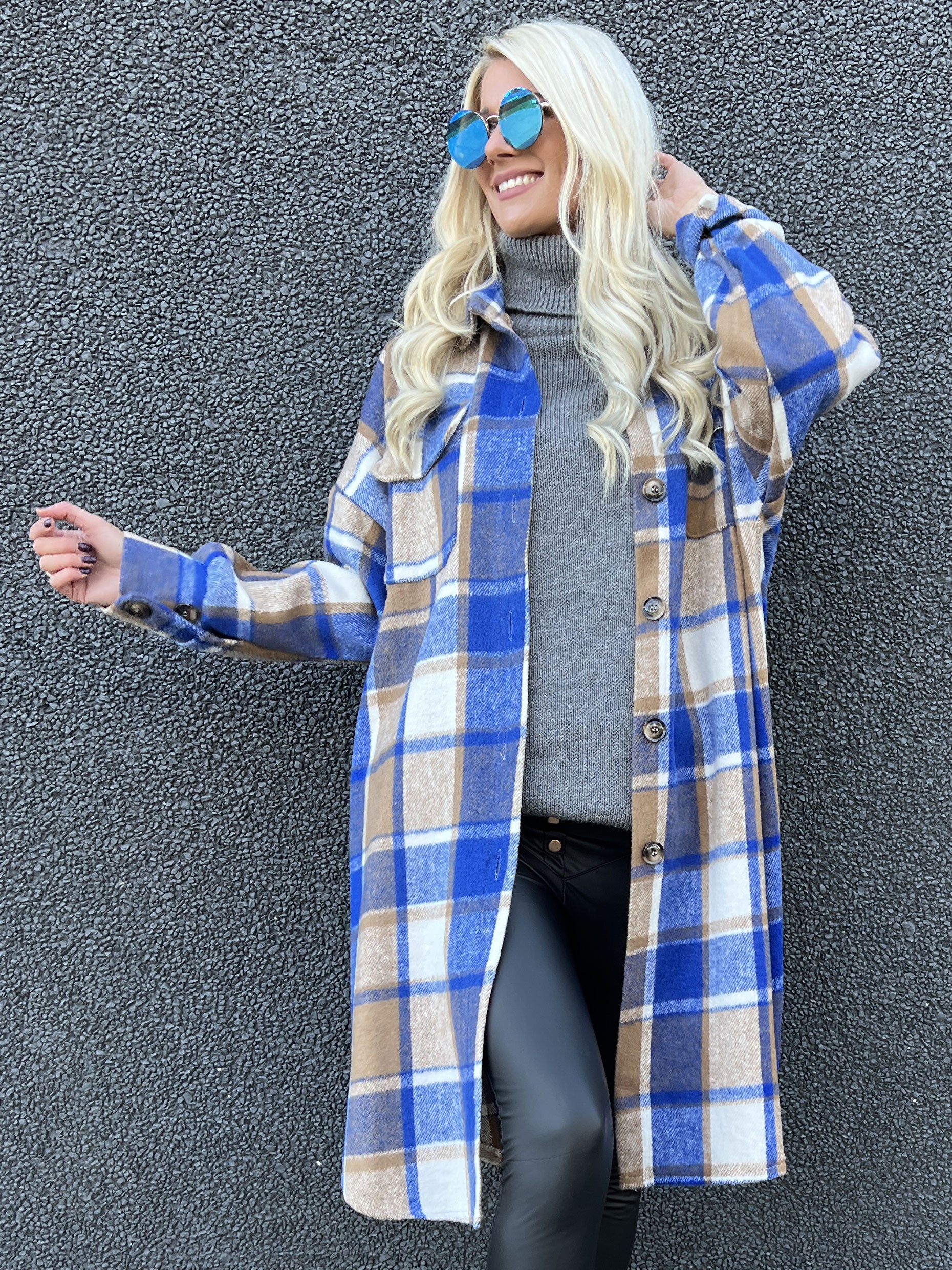 Natalia - Lang ternet jakke med knapper